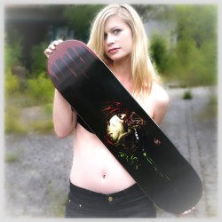 Skateboard Collaboratif Imprimé "SKULL TATTOO"