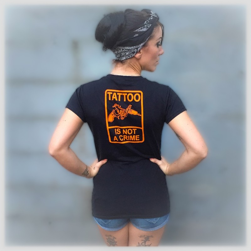 T-shirt Imprimé "Tattoo Is Not A Crime" V3 - Femme